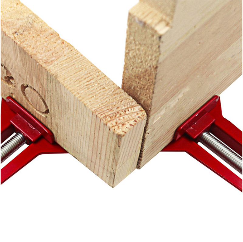 Stolárska svorka rohová