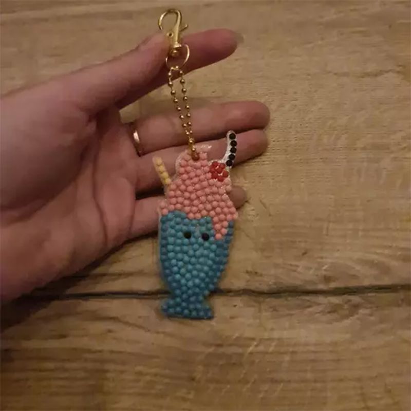 Sada na vytváranie kľúčeniek diamantovou výšivkou Kruzzel