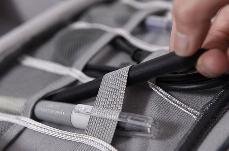 Kufrík na káble, nabíjačky a dátové nosiče