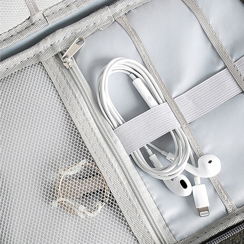 Taštička na káble, nabíjačky a dátové nosiče