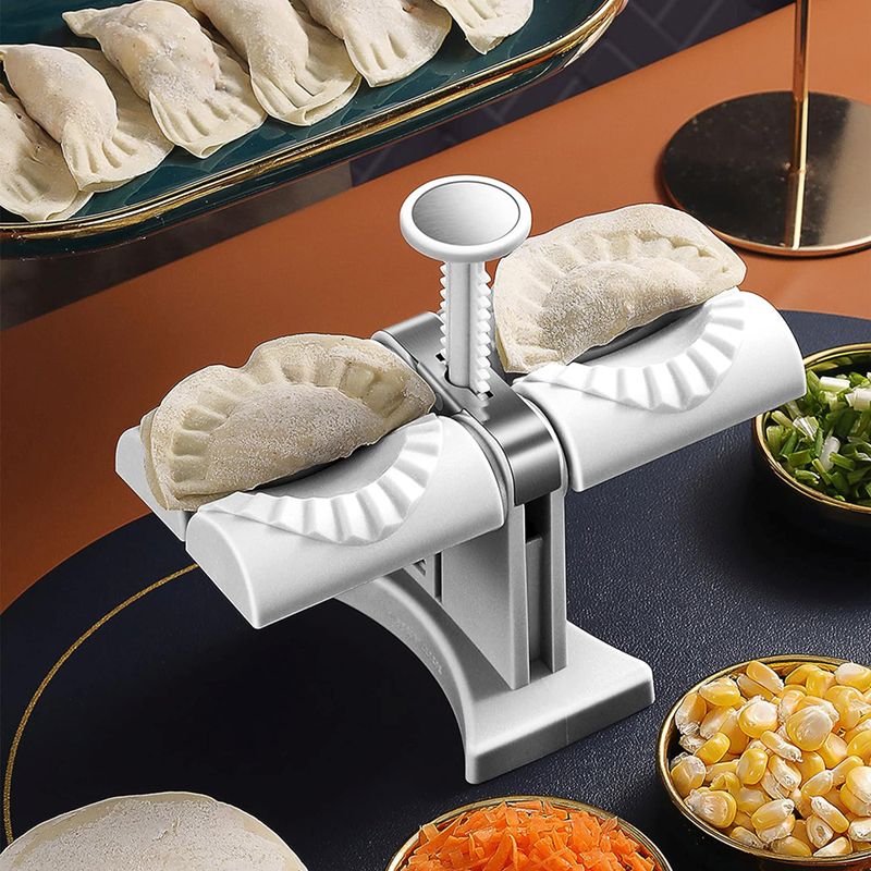 Strojček na výrobu pirohov