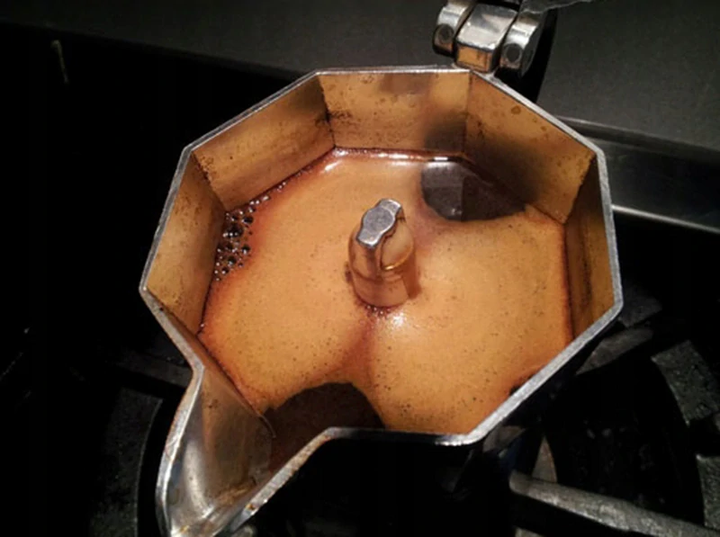 Hliníkový moka kávovar na 12 šálok 600 ml