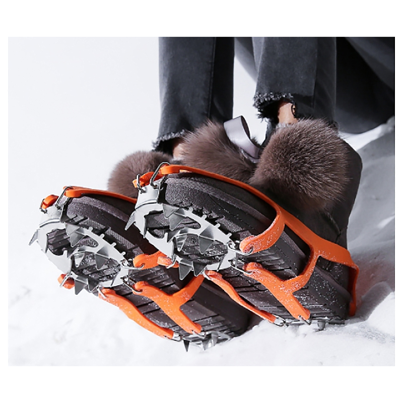 Protišmykové návleky na topánky s kovovými hrotmi 35-45