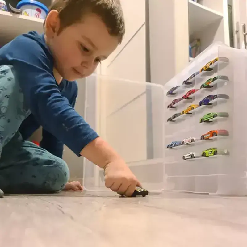 Kufrík na 46ks autíčok a modelov