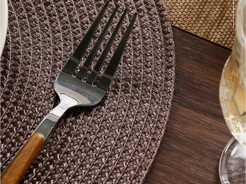 Prestieranie na stôl hnedé 38cm