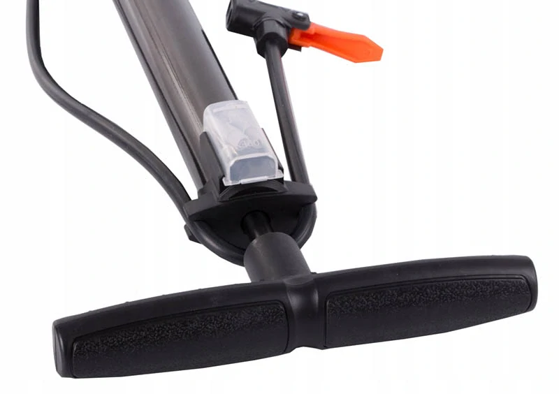 Pumpa s manometrom s koncovkami