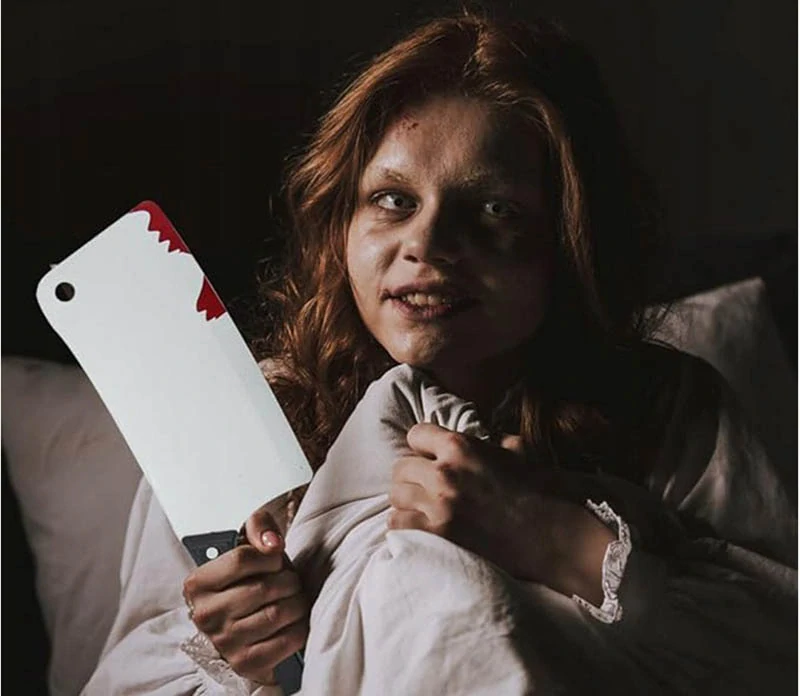 Halloweenska dekorácia Krvavý sekáčik