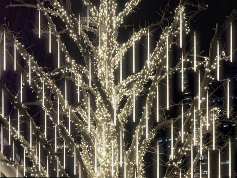 LED svetelná reťaz – padajúci sneh s efektom meteorov 50cm