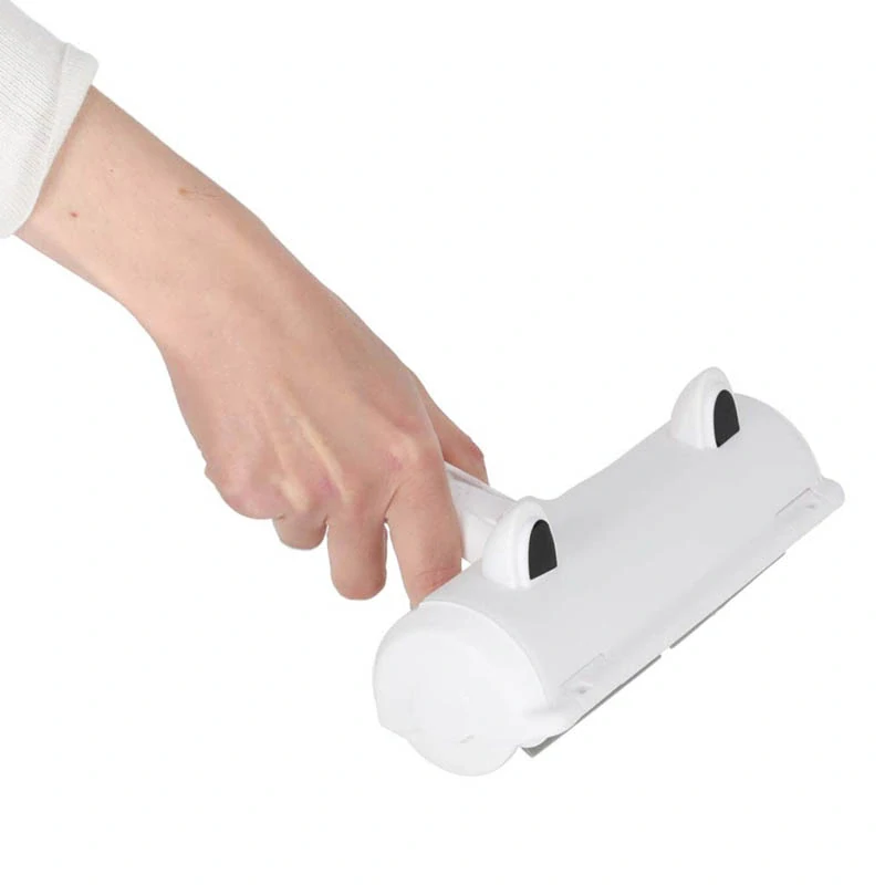 Kefa na čistenie zvieracej srsti z oblečenia a čalúnenia