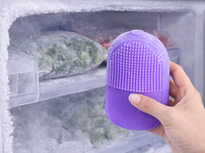 Silikónový ľadový masážny valček na tvár fialový