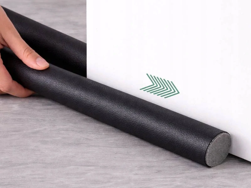 Tesnenie pod dvere proti prievanu 96cm čierne