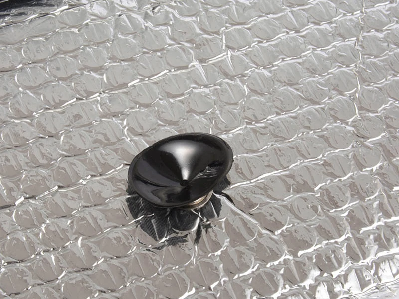 Clona do auta strieborná 130x60 cm s prísavkami