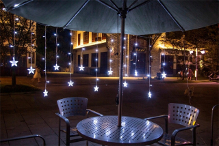 LED Vianočný svetelný záves STAR 136 LED 31V studená biela