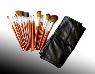 Kozmetické štetce PROFI na make up 16ks