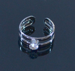 Prsteň na nohu s očkom