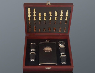 Ploskačka 240ml v darčekovej kazete Chess II