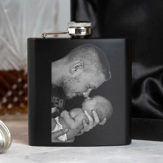 Ploskačka čierna 180ml s gravírovaním obrázku