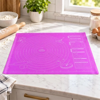Kuchynská podložka na cesto s mierkou 50 × 40 cm – fialová