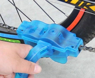 Zariadenie na čistenie reťaze bicykla