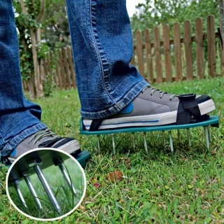 Trávnikový prevzdušňovač na nohy - Aerator