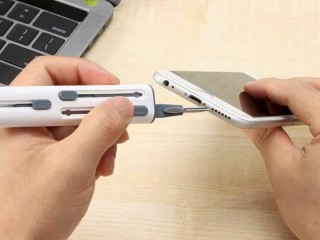 Čistiace pero na slúchadlá a drobnú elektroniku 4v1