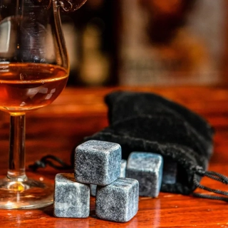 Súprava chladiacich kamienkov na whisky 12ks s príslušenstvom