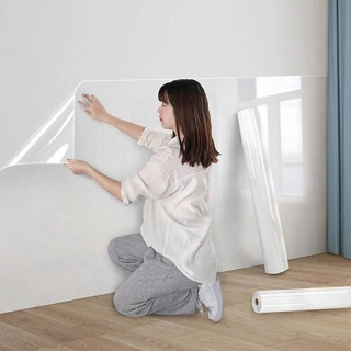Ochranná priehľadná elektrostatická fólia na stenu a nábytok – 1000 × 60 cm