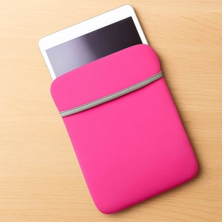 Neoprénový obal na tablet alebo menší notebook – ružový: 26 × 21,5 cm