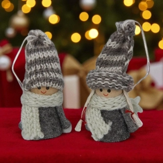 Dekoratívne Vianočné postavičky – párik chlapec a dievča, 6 cm