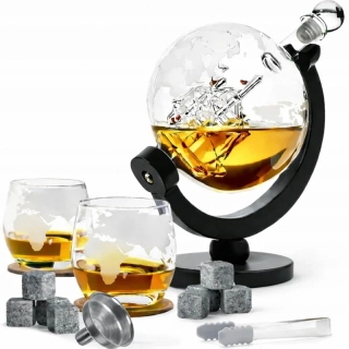 Karafa na whisky 1L v tvare glóbusu s dvoma pohármi