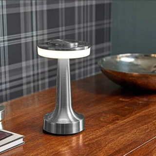 Dotyková stolová nočná lampička s 3 stupňami svetla strieborná