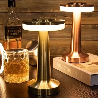 Dotyková stolová nočná lampička s 3 stupňami svetla zlatá