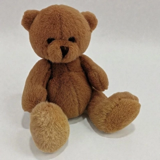 Plyšový medvedík hnedý – klasický dizajn, výška 18 cm