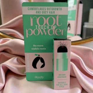 Blossity Root Touch Up Powder – púder na prekrytie odrastov pre hnedé vlasy 1,5 g