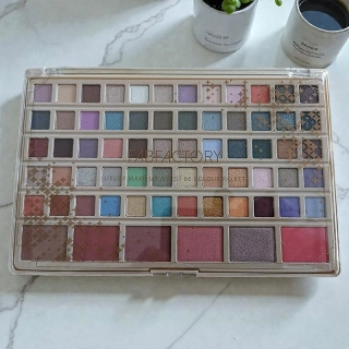 FAB Factory Luxury Make-Up Artist – veľká paleta na líčenie očí a tváre