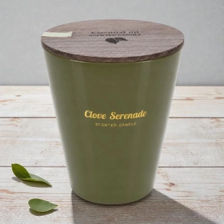 Vonná sviečka Clove Serenade s éterickými olejmi a dreveným viečkom