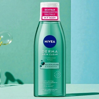 NIVEA Derma Skin Clear pleťové tonikum s kyselinou salicylovou a niacínamidom 200 ml