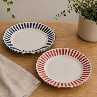 Plytký tanier 19 cm s modrým dekorom