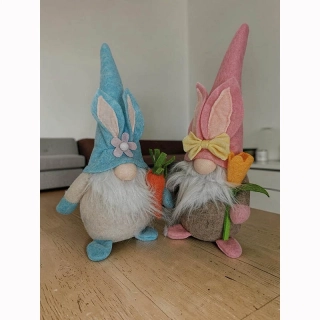 Veľkonočný škriatok s uškami a tulipánom 27 cm