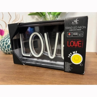 LED neónový nápis LOVE – stolná dekorácia s USB napájaním