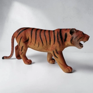 Gumený tiger 27 × 12 cm
