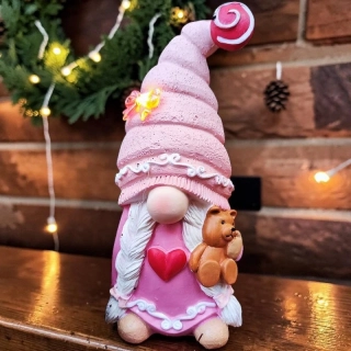 Vianočný LED škriatok s medvedíkom ružový 21,8 cm