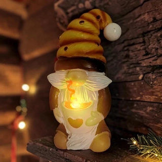 Vianočný LED škriatok s hrnčekom kávy 21,8 cm