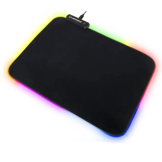 Podsvietená herná podložka s 10 RGB režimami, protišmykovou základňou a USB napájaním