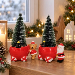 Vianočná dekorácia s mini stromčekom 18 cm – Santa alebo medvedík