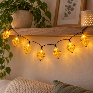 LED svetelná girlanda 1,4 m s 8 geometrickými tienidlami, teplá biela