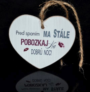 Tabuľka drevená srdce 10cm Pobozkaj