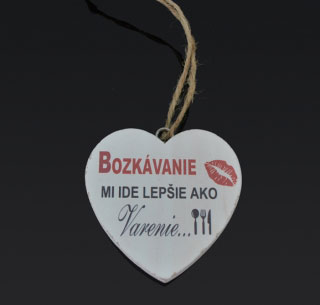 Tabuľka drevená srdce 7cm Bozkávanie