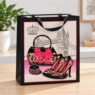 3D darčeková taška s dekorom šiat 26 × 10 × 32 cm